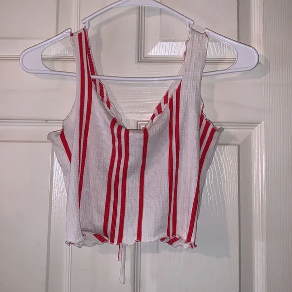 ✨2 SUMMER TOPS✨ - Picture 7 of 11